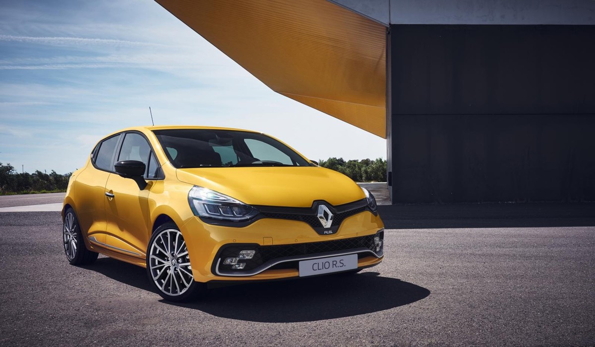Renault Clio RS (2017) First Drive - Cars.co.za